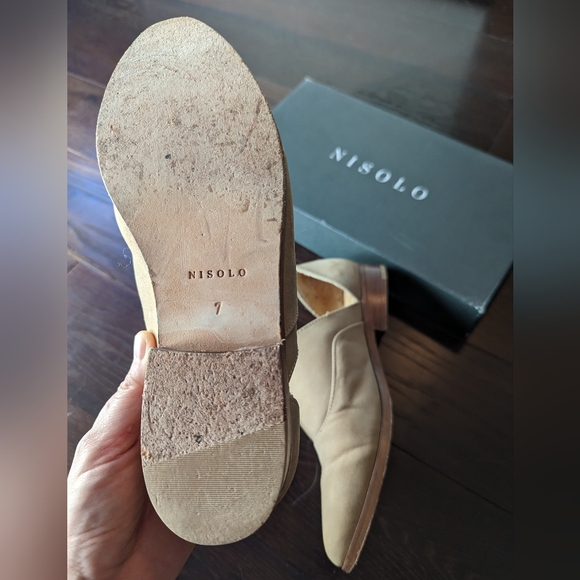 Nisolo Emma d'Orsay Oxford color Wheat Suede - Picture 3 of 4